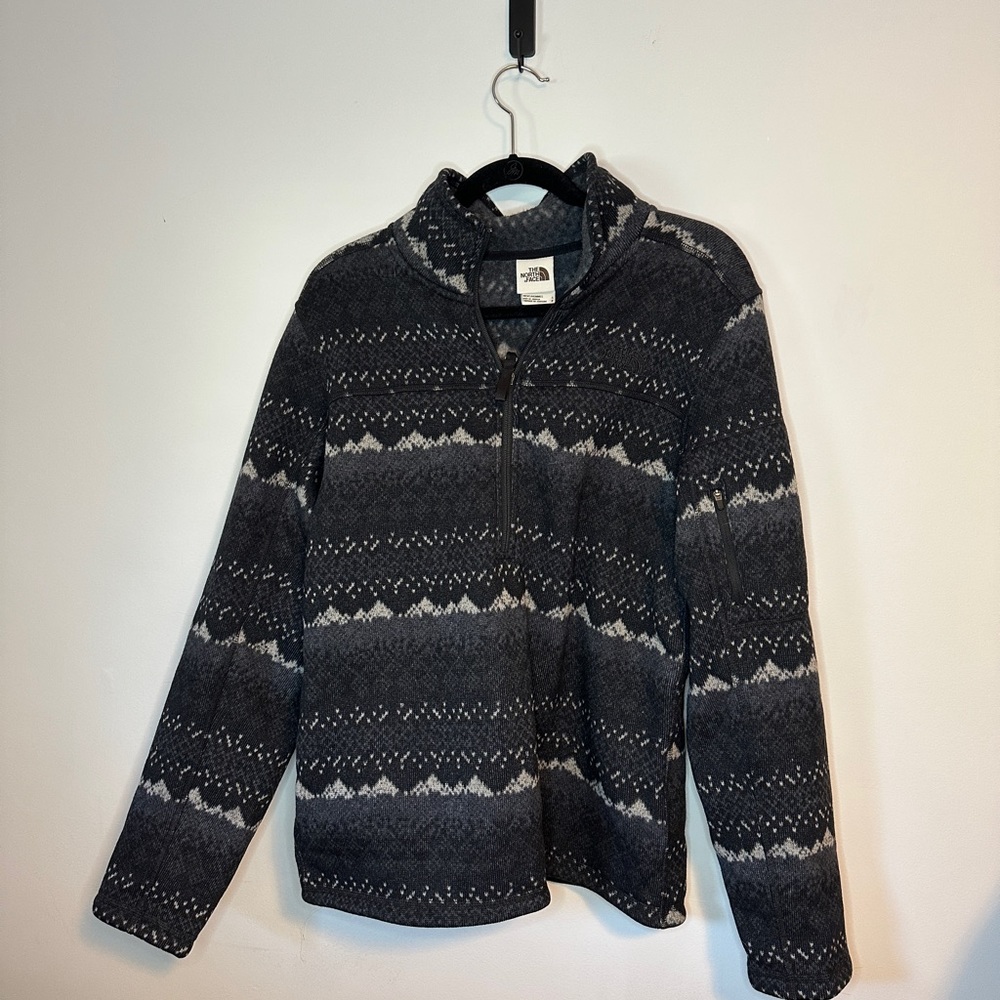The North Face Quarter Zip Sweater. Mens Small. NWT